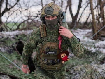 Un militar del Ej&eacute;rcito de Rusia en la provincia de Jers&oacute;n, situada en Ucrania y parcialmente ocupada en el marco de la invasi&oacute;n desatada en febrero de 2022 (archivo) Europa Press/Contacto/Alexei Konovalov 27/12/2025 ONLY FOR USE IN SPAIN