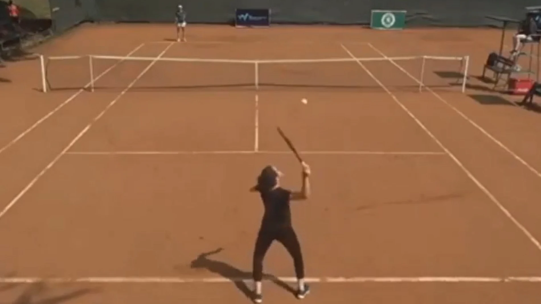 Hajar Abdelkader, en su partido contra Lorena Schaedel en el ITF W35 de Nairobo