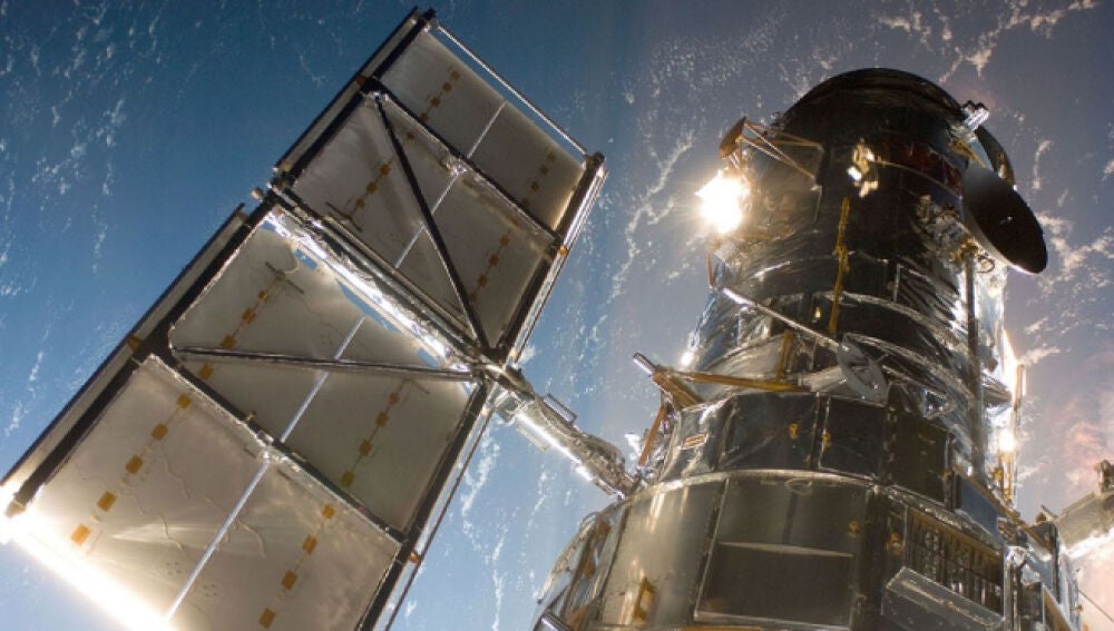 La NASA alerta de que el Hubble podría estrellarse en la Tierra antes ...