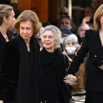 Irene de Grecia junto a su hermana Sof&iacute;a y sus sobrinas Elena y Cristina