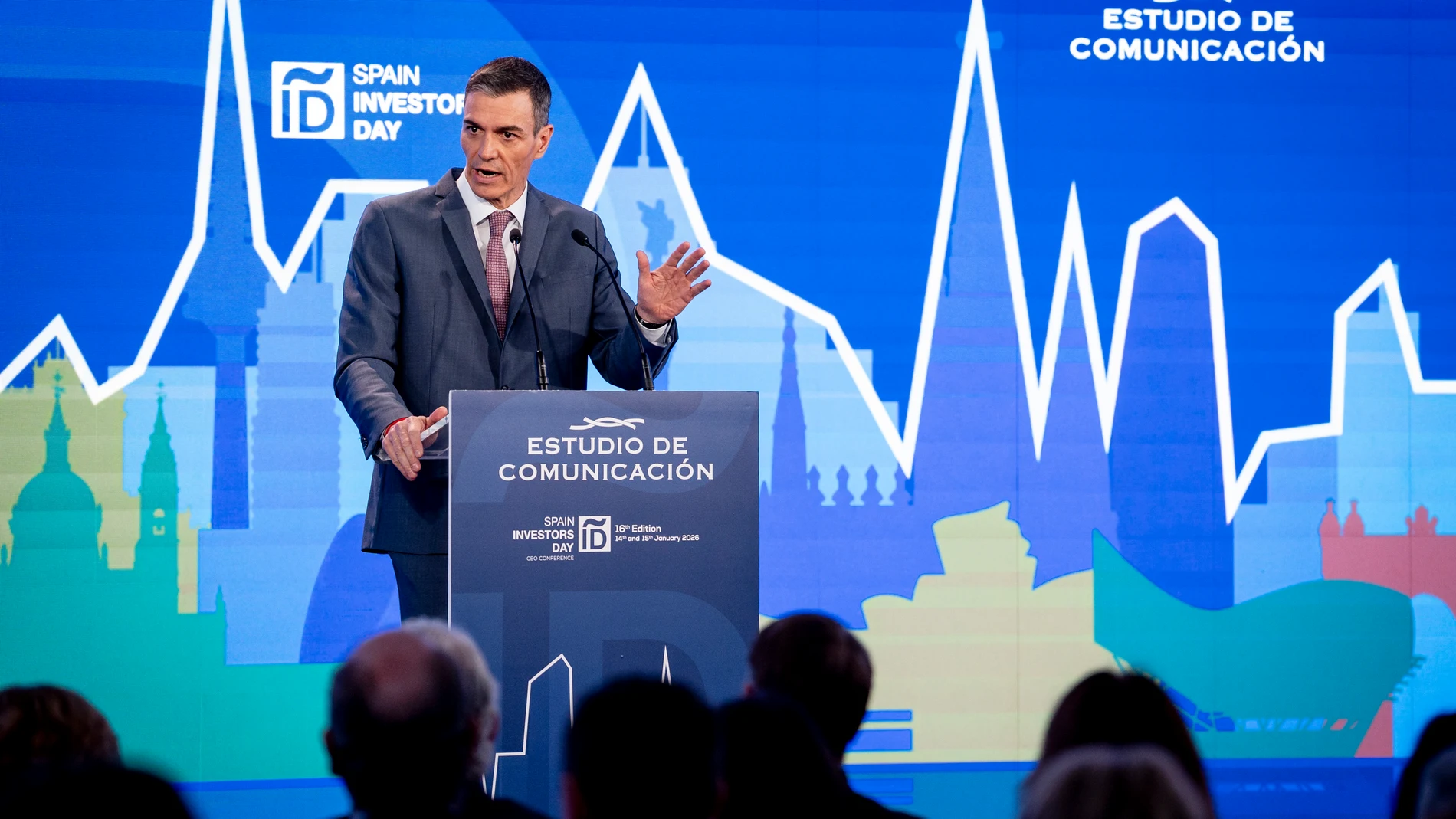 El presidente del Gobierno, Pedro Sánchez, interviene durante la clausura de la XVI edición del foro financiero internacional 'Spain Investors Day', a 15 de enero de 2026, en Madrid (España). Durante los días 14 y 15 de enero, el foro Spain Investors Day (SID) ha vuelto a reunir en su XVI edición a diversos profesionales españoles y grandes inversores internacionales para dar a conocer la situación actual de las principales empresas cotizadas españolas 15 ENERO 2026;ECONOMÍA;EMPRESA;SID;SPAI...