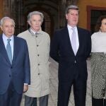 Cayetano Martínez de Irujo justifica la ausencia de sus hermanos en el último homenaje a su madre Cayetano Martínez de Irujo justifica la ausencia de sus hermanos en el último homenaje a su madre