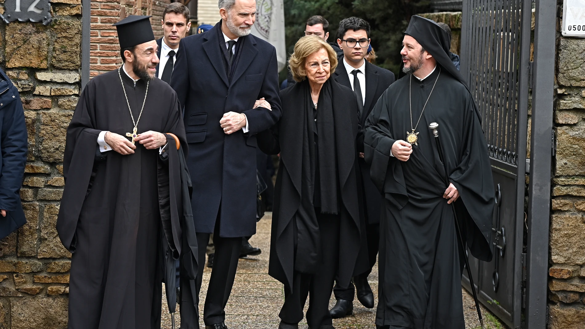 Su Majestad el Rey Don Felipe de Borbón y la Reina Doña Sofía salen de la catedral Ortodoxa Griega de San Andrés y San Demetrio donde se ha hecho un responso por Su Alteza Real la Princesa Doña Irene de Grecia, a 17 de enero de 2026, en Madrid (España). Su Alteza Real la Princesa Doña Irene de Grecia falleció el pasado jueves, 15 de enero en el Palacio de La Zarzuela a los 83 años de edad. El sepelio se realizará, al igual que se hizo con Su Majestad el Rey Constantino de Grecia, en el Cement...