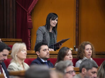 La diputada de Alian&ccedil;a Catalana Silvia Orriols interviene durante una sesi&oacute;n de control al Govern