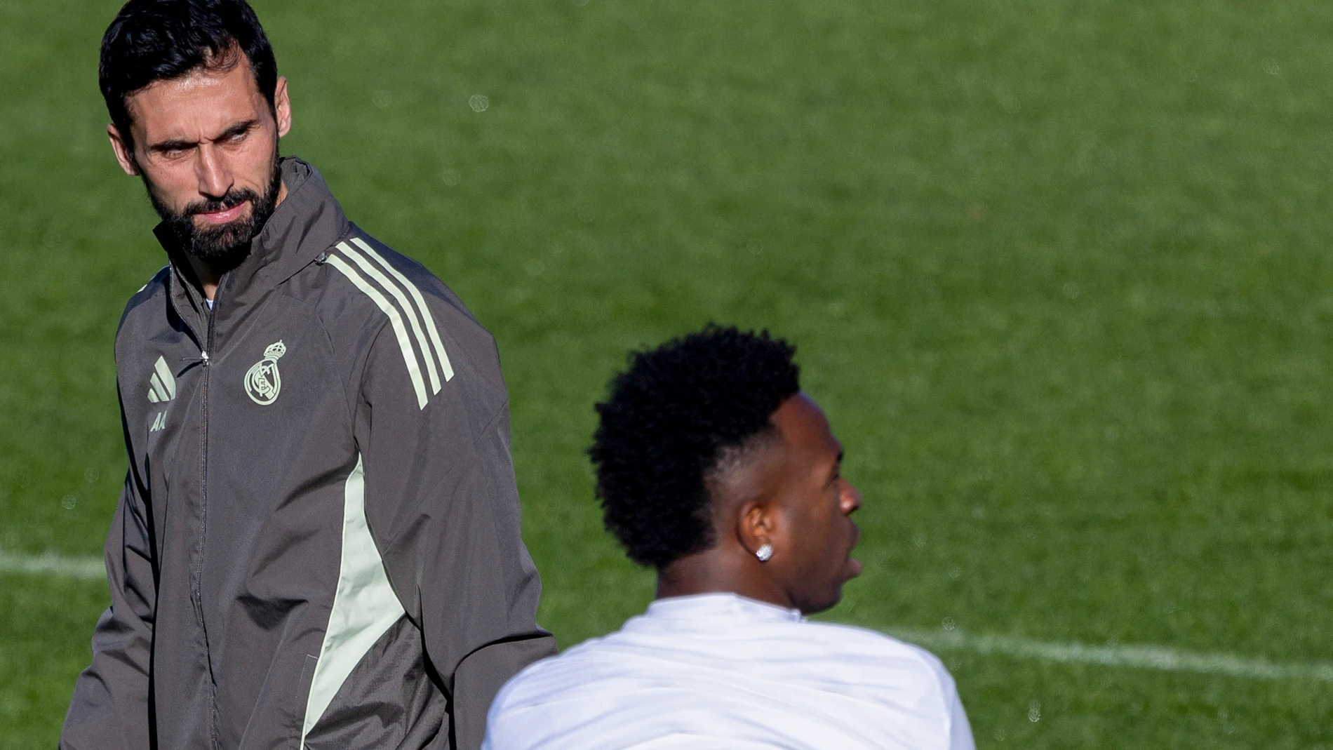 Arbeloa, entrenador del Real Madrid: "Vinicius va a jugar siempre que esté disponible y rinda como lo está haciendo"