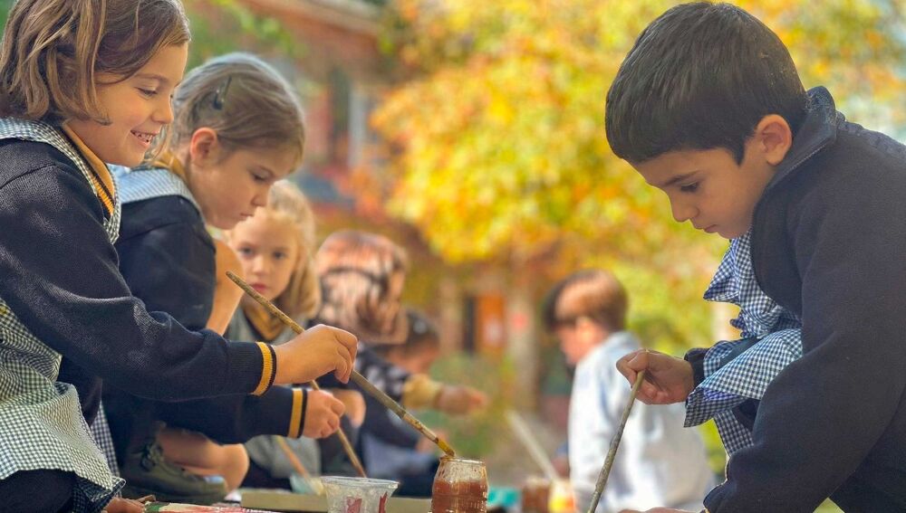 El centro tiene como objetivo que sus alumnos sientan el colegio como su familia y así poder acompañarles de cerca en su proceso de crecimiento