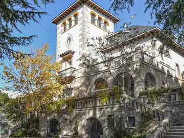 Fachada de la escuela Fachada de la escuela