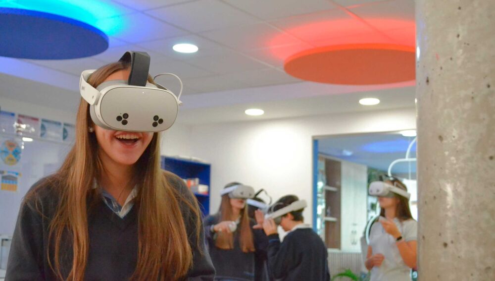 El modelo multilingüe del colegio se basa en la inmersión en inglés desde Infantil y en el uso de los idiomas como vehículo real de aprendizaje.