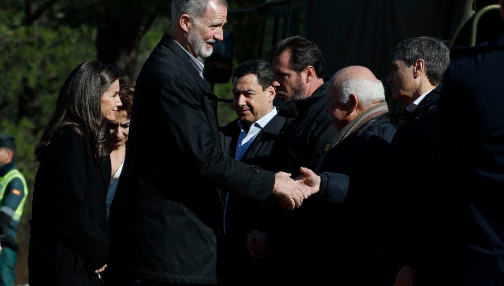 Los reyes visitan el lugar del accidente de trenes en Adamuz (Córdoba)