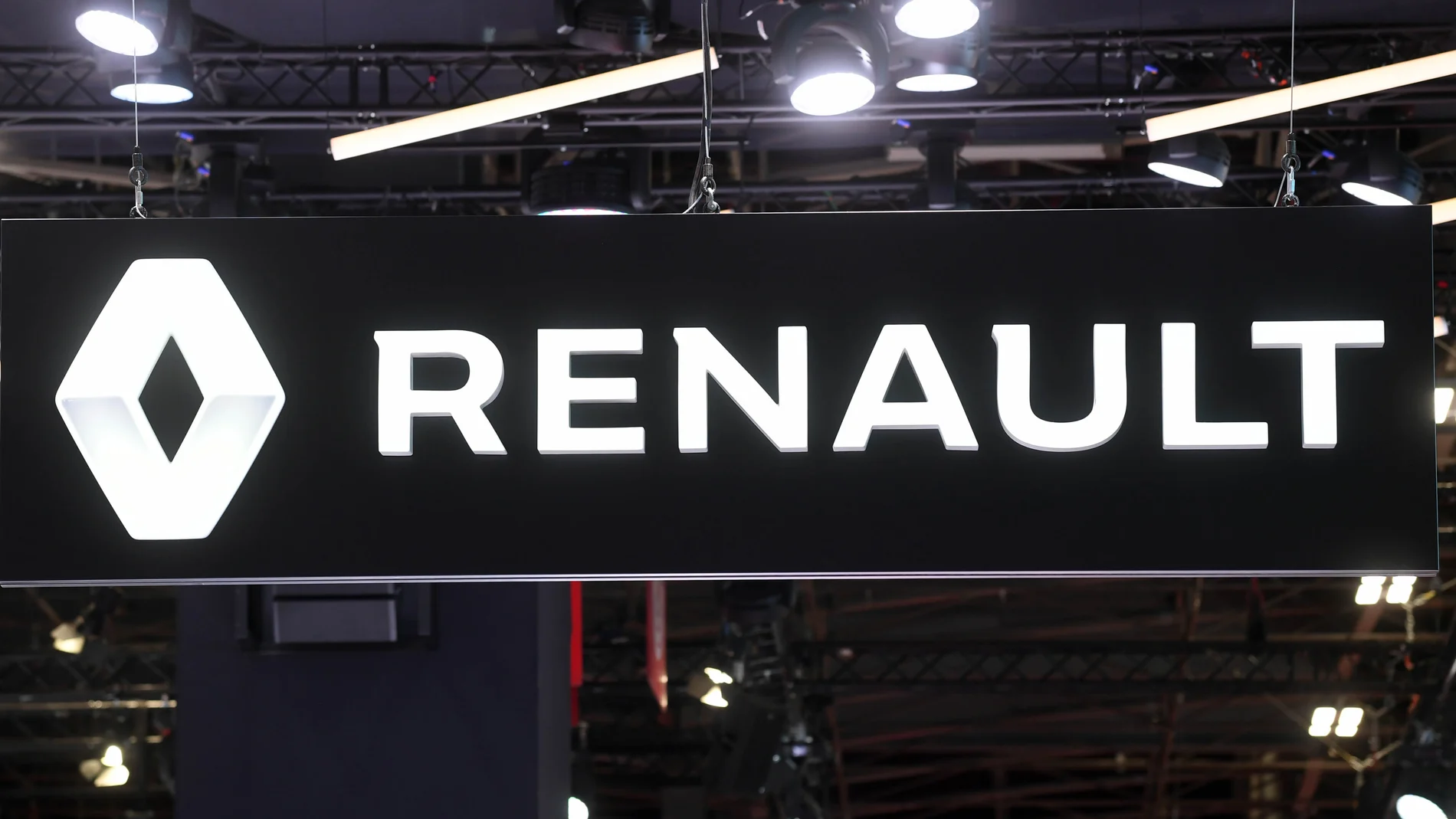 (Foto de ARCHIVO) FILED - 03 October 2018, France, Paris: The Renault logo is pictured during the 2018 Paris International Motor Show. Photo: Uli Deck/dpa 03/10/2018 ONLY FOR USE IN SPAIN