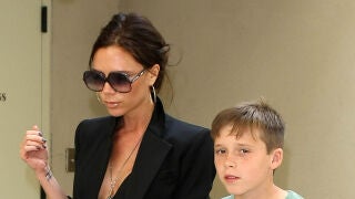 Victoria Beckham, junto a su hijo Brooklyn cuando era peque&ntilde;o