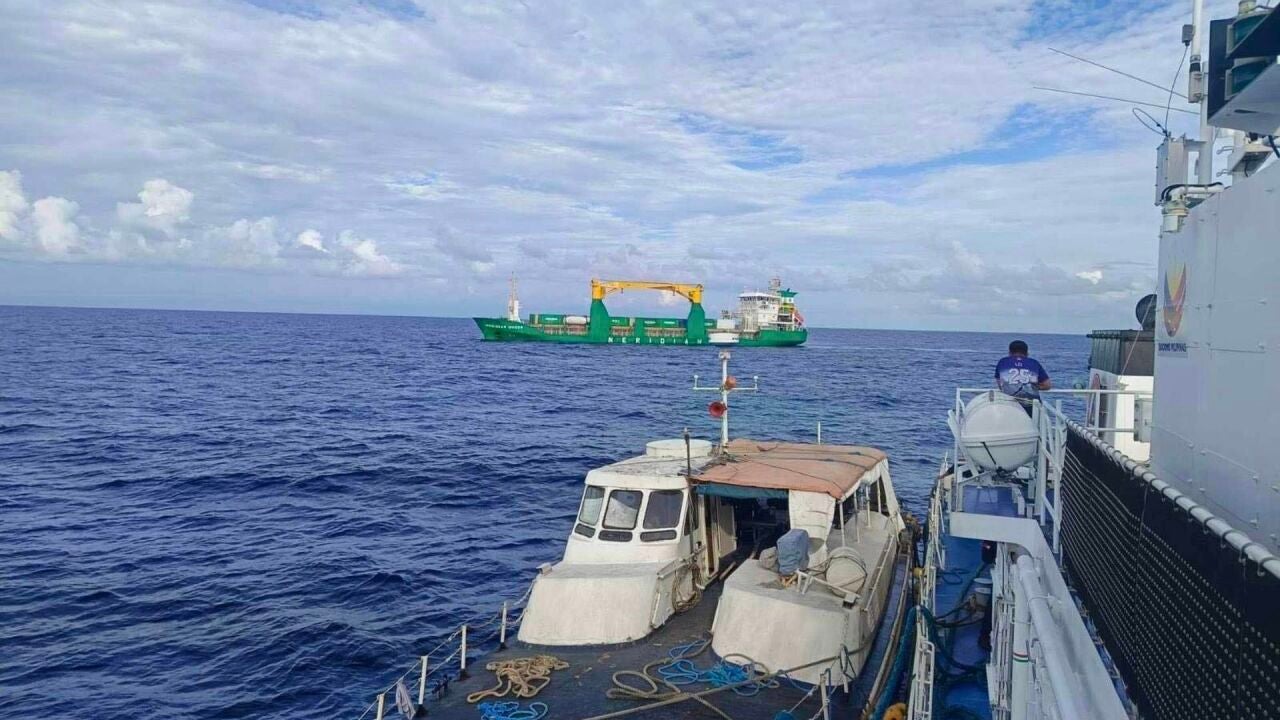 南シナ海で乗組員２１人乗せた貨物船が転覆、２人死亡、４人行方不明