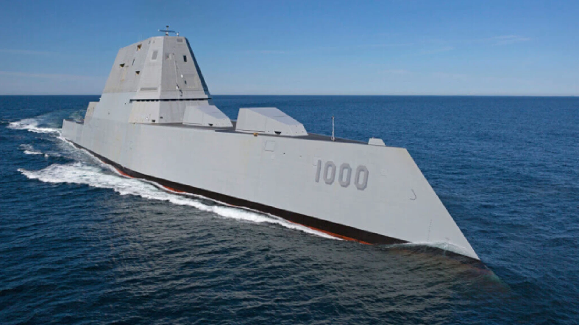 El primer destructor furtivo con misiles hipersónicos de EE. UU. completa las pruebas de navegación.