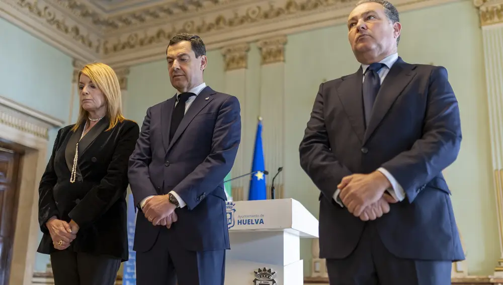 La alcaldesa de Huelva, el presidente de la Junta y el presidente de la Diputación de Huelva