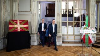 El lehandakari, Imanol Pradales, y el líder del PNV, Aitor Esteban.