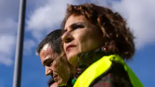 Pedro Sánchez y María Jesús Montero en la zona cero del accidente de tren en Adamuz Pedro Sánchez y María Jesús Montero en la zona cero del accidente de tren en Adamuz