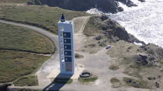 Imagen aérea del faro. 
