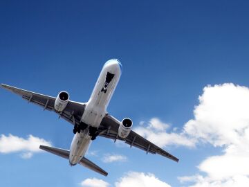 Sucesos.- Un detenido en M&aacute;laga por una presunta agresi&oacute;n sexual a la pasajera de un avi&oacute;n durante un vuelo