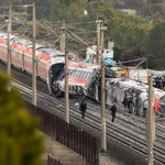 Accidente de tren en Adamuz. Imágenes de los restos de los trenes Alvia e Iryo en las vías.