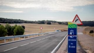 Señalética en una carretera de Castilla-La Mancha. REMITIDA / HANDOUT por JCCM Fotografía remitida a medios de comunicación exclusivamente para ilustrar la noticia a la que hace referencia la imagen, y citando la procedencia de la imagen en la firma 25/01/2026