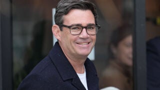 El al Andy Burnham the Mayor of Manchester arrives a fringe meeting during the annual Labour Party conference in Liverpool, England, Sept. 29, 2025. (AP Photo/Jon Super, File)