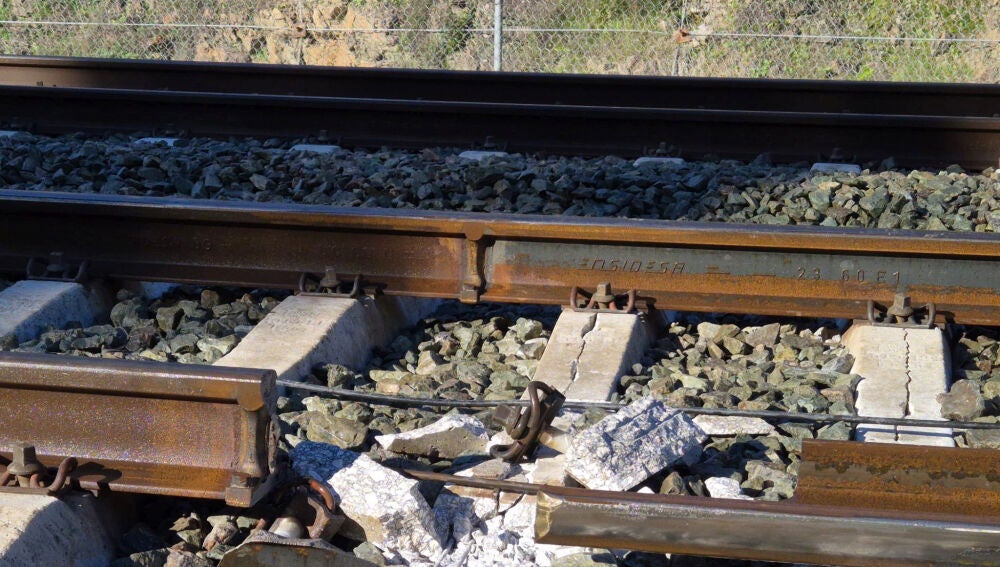 Foto del tuit publicado por Oscar Puente que muestra la via de 2023 partida