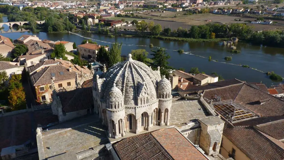 El espectacular cimborrio de la Catedral de Zamora