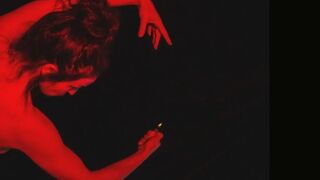 Olalla Hernández se pregunta en 'Solo quería bailar' cómo acaba una bailarina cumpliendo treinta años de cárcel por acto terrorista