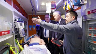 El rector de la Universidad de Valladolid, Antonio Largo, inaugura las nuevas instalaciones del Centro de Simulación Clínica Avanzada (CSCA) instalado en la Facultad de Medicina de la UVa. El acto cuenta con la asistencia del consejero de Sanidad, Alejandro Vázquez; el decano de la Facultad de Medicina, Eduardo Arranz, y el responsable del CSCA, Francisco Martín Rodríguez