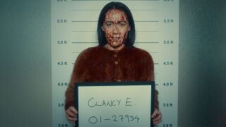 De esta guisa vuelve a nuestras vidas Elvira Clancy; no es su mejor foto, ¿o sí?