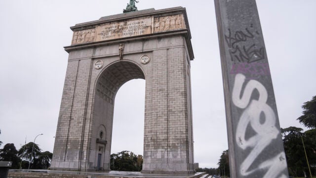 Arco de la Victoria, conocido popularmente tambi&eacute;n como Puerta de la Moncloa