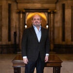 Alejandro Fern&aacute;ndez, en el Parlamento de Catalu&ntilde;a antes de su entrevista con LA RAZ&Oacute;N