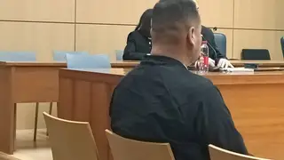 El acusado del asesinato del canónigo niega haber participado en el crimen y que tuvieran relaciones : "Soy inocente" El acusado del asesinato del canónigo niega haber participado en el crimen y que tuvieran relaciones : "Soy inocente"