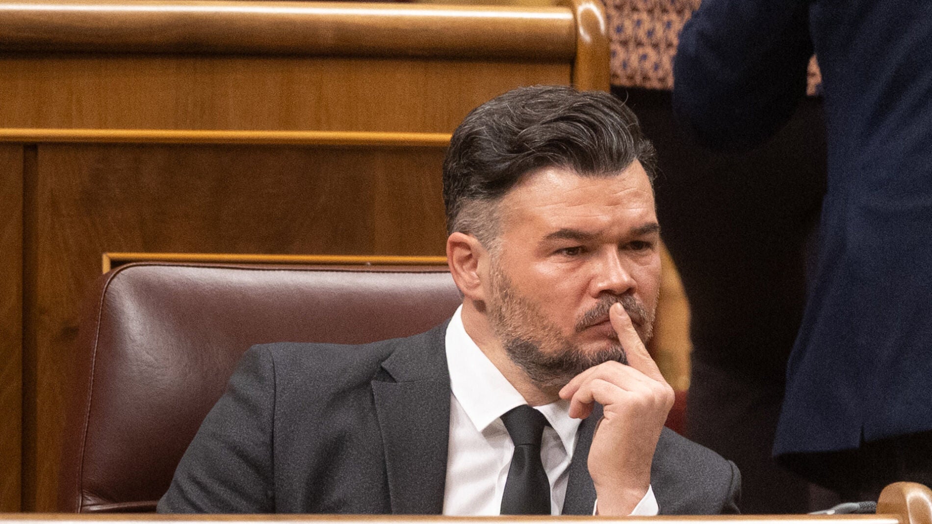 Economía.- Rufián confirma negociaciones por las pensiones y ve "mala excusa" rechazar el decreto por ser ómnibus