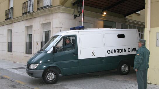 Un hombre de 53 años asesina a tiros a su madre de 82 en Arona (Tenerife)