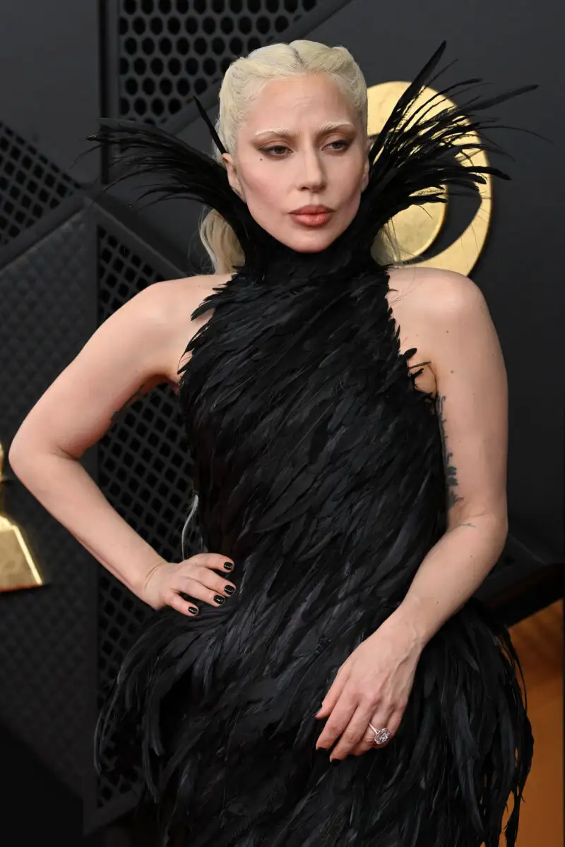 Lady Gaga con manicura negra.