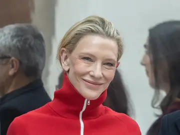 Cate Blanchett con piel radiante. Cate Blanchett con piel radiante.