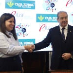 Cipriano Garc&iacute;a junto a Sara Fregeneda