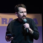 Pablo Iglesias interviene en un mitin de Podemos-Alianza Verde en Arag&oacute;n