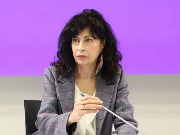 Ana Redondo, ministra de Igualdad La ministra de Igualdad, Ana Redondo, atiende a los medios antes del Comité de Crisis del Ministerio de Igualdad, en el Ministerio de Igualdad, a 4 de febrero de 2026, en Madrid (España). El comité de crisis ha sido convocado por el Ministerio ante el repunte de asesinatos por violencia de género este año.04 FEBRERO 2026Marta Fernández / Europa Press04/02/2026