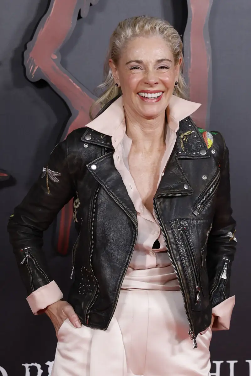 Belem Rueda Belén Rueda convierte el rosa empolvado en armadura: el look con ...
