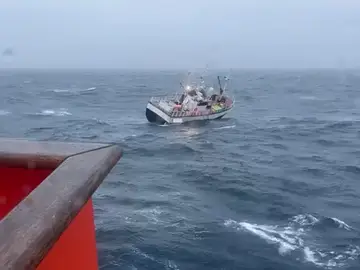 Las condiciones meteorológicas adversas impiden el acceso a un pesquero a la deriva en la zona de Cabo Ortegal Buque Itoiz a la deriva en la costa de Cabo Ortegal.REMITIDA / HANDOUT por SALVAMENTOFotografía remitida a medios de comunicación exclusivamente para ilustrar la noticia a la que hace referencia la imagen, y citando la procedencia de la imagen en la firma10/02/2026