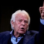 El expresidente del Gobierno Felipe Gonz&aacute;lez participa en una charla de 'Los desayunos del Ateneo'