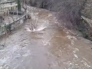 El río Eresma, a su paso por Segovia El río Eresma, a su paso por Segovia