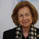 La Reina Sofía reaparece de luto en Bizkaia.