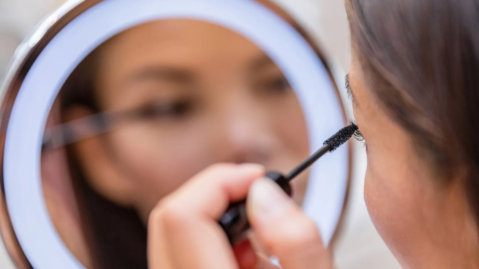 mascara pestanas marron