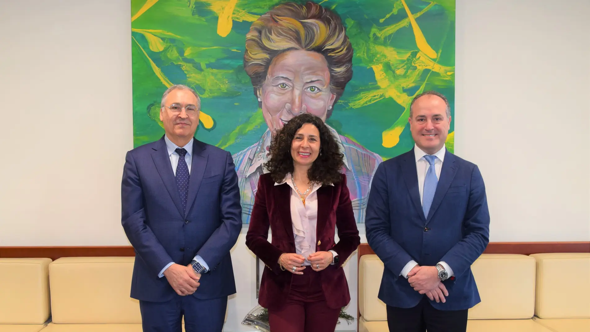 Lourdes Gullón entre Según Juan Miguel Martínez Gabaldón y David Casañ