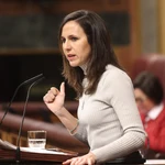 Belarra denuncia el doble rasero de Sánchez: "Utiliza la democracia cuando le interesa"