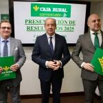 El director general de Caja Rural, Cipriano Garc&iacute;a, presenta el balance y cuenta de resultados del ejercicio 2025 de la entidad, junto al director de Comunicaci&oacute;n y Relaciones Institucionales, Narciso Prieto, y el director territorial de Expansi&oacute;n, Alejandro Hidalgo Borbujo