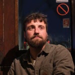 El cantautor Luis Ferc&aacute;n presenta su nuevo disco, 'Cerezos en flor',